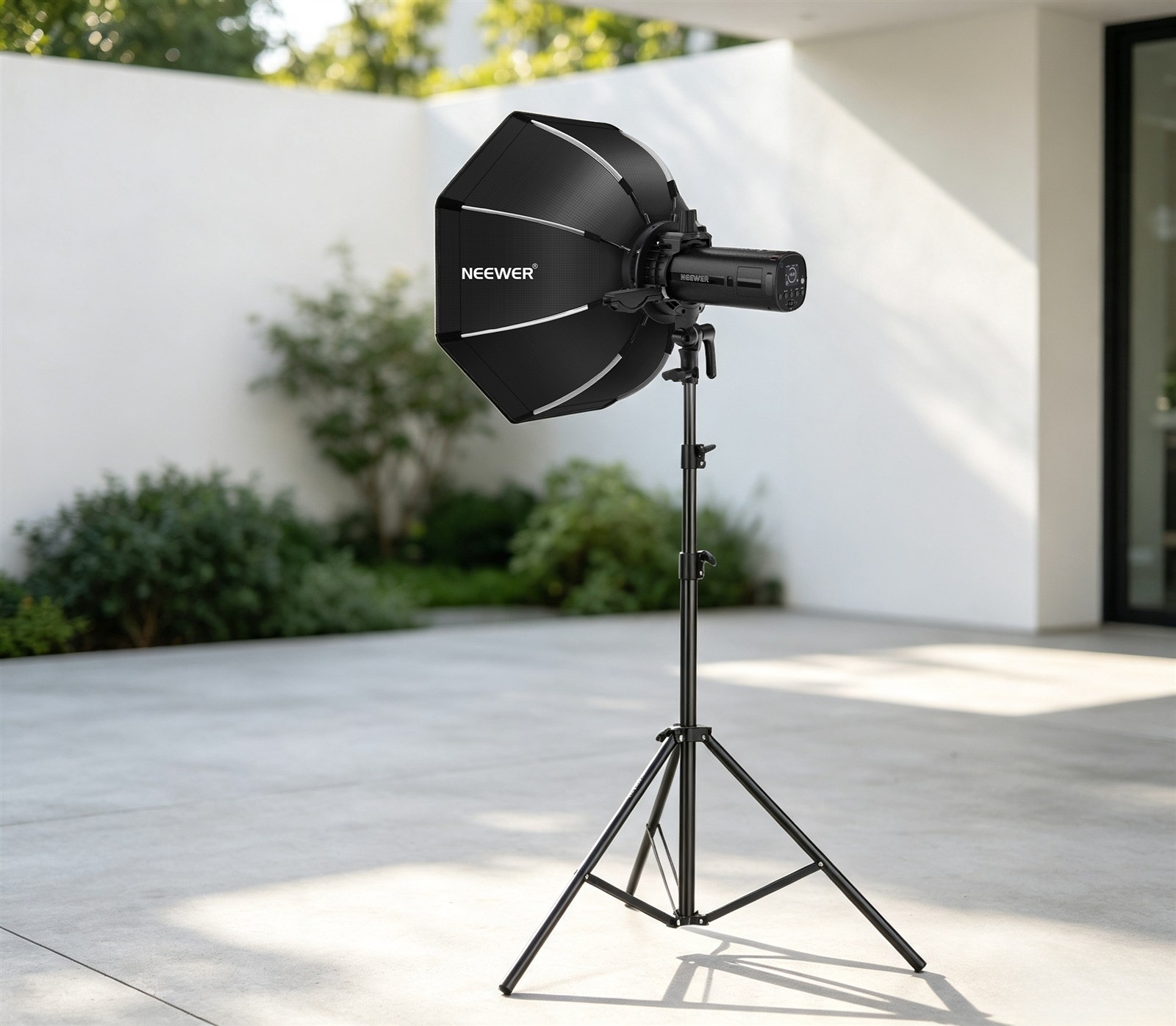 NEEWER Q200 compatible magnetic modifiers, CRB1 softbox bracket, and adjustable metal handle